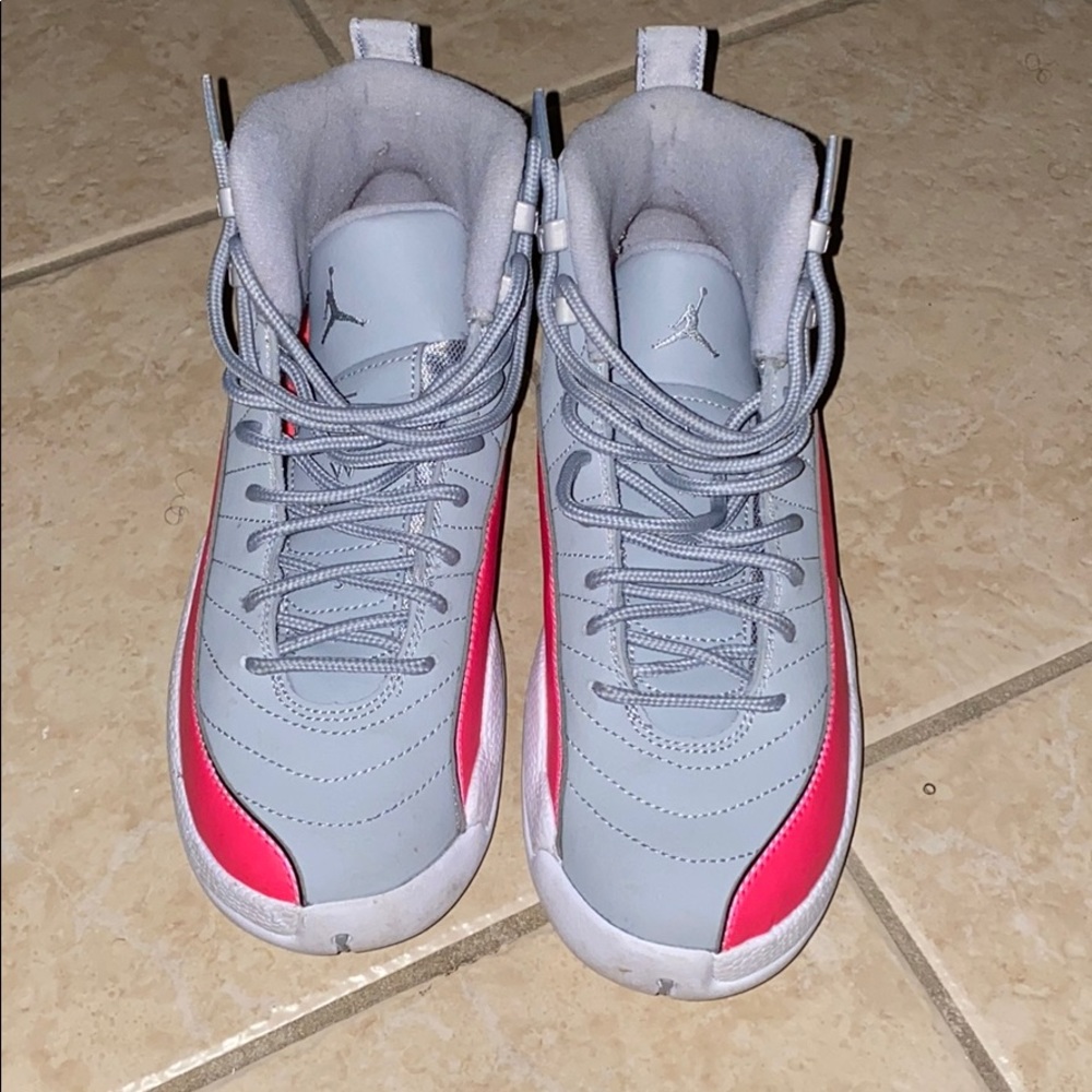Gray and pink retro 12